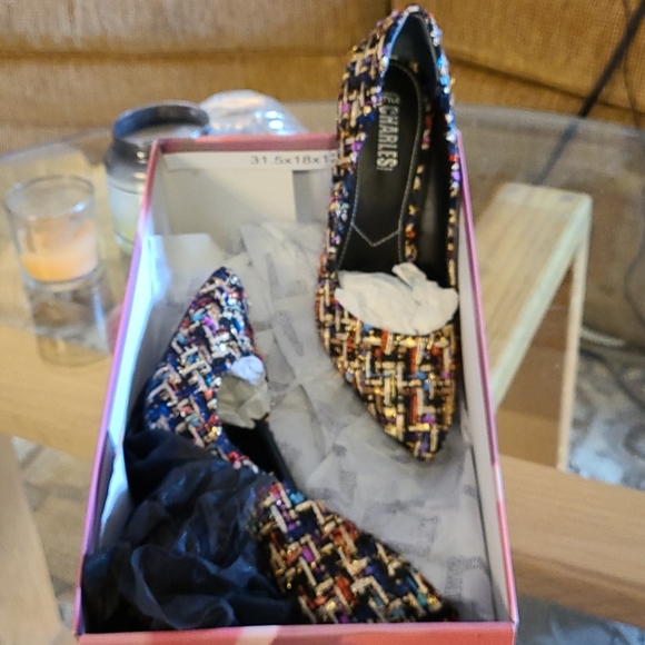 NWOT STYLE charles heels. WS3 - Picture 2 of 6